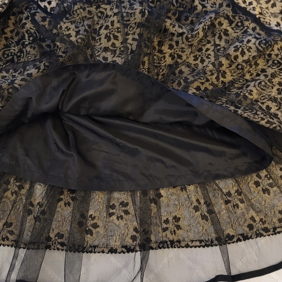 NEW Women's Beautiful Classy Gold and Black Skirt, Size Small - Picture 3 of 13